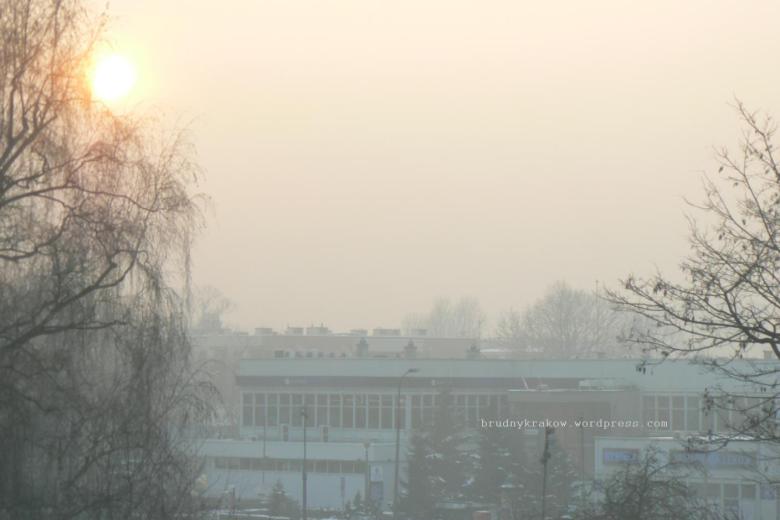 brudny krakow, smog, zanieczyszczenie powietrza, pm10, niska emisja